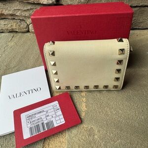 💫Valentino Gravani Cream Studded Women's Compact Wallet💫